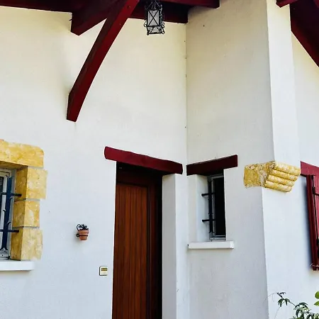 Maison Basque A Espelette, 3 Chambres, 5+2 Pers, Animaux Admis, Internet (Adults Only) * Espelette
